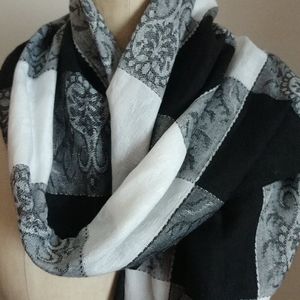 Copy All Season B & W Buffalo Check Dimitri Scarf NWT